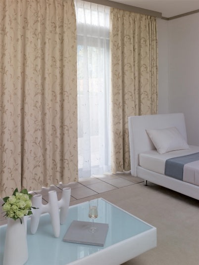 drape curtain 43